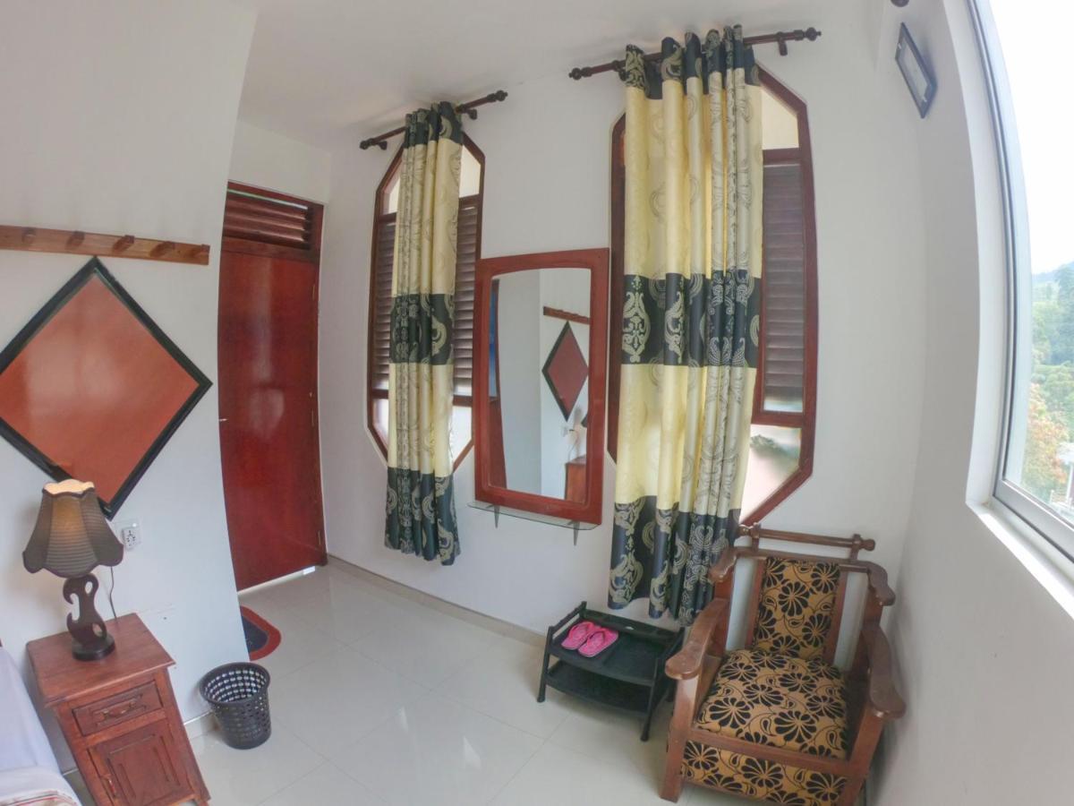 Siumi Rest Hotel Nallathanniya Exterior photo